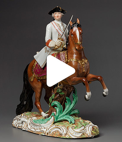 Видео Скульптура «Российская императрица Екатерина II верхом на коне»