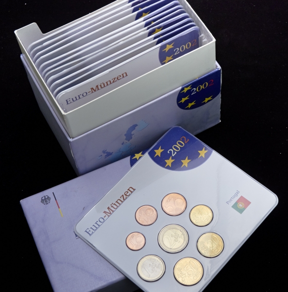 Набор комплектов Евро-монет 12 стран