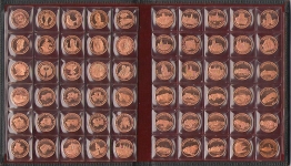 Набор из 60-ти памятных жетонов в п/у (Германия)