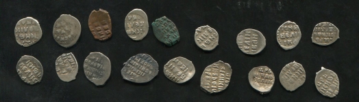 Набор из 18 проволочных монет