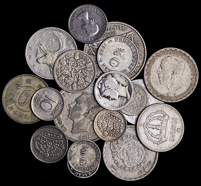 Набор из 18-ти серебряных монет (страны мира)