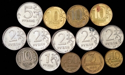 Набор из 14-ти монет с мелкими монетными браками