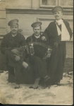 Фотокарточка трех солдат